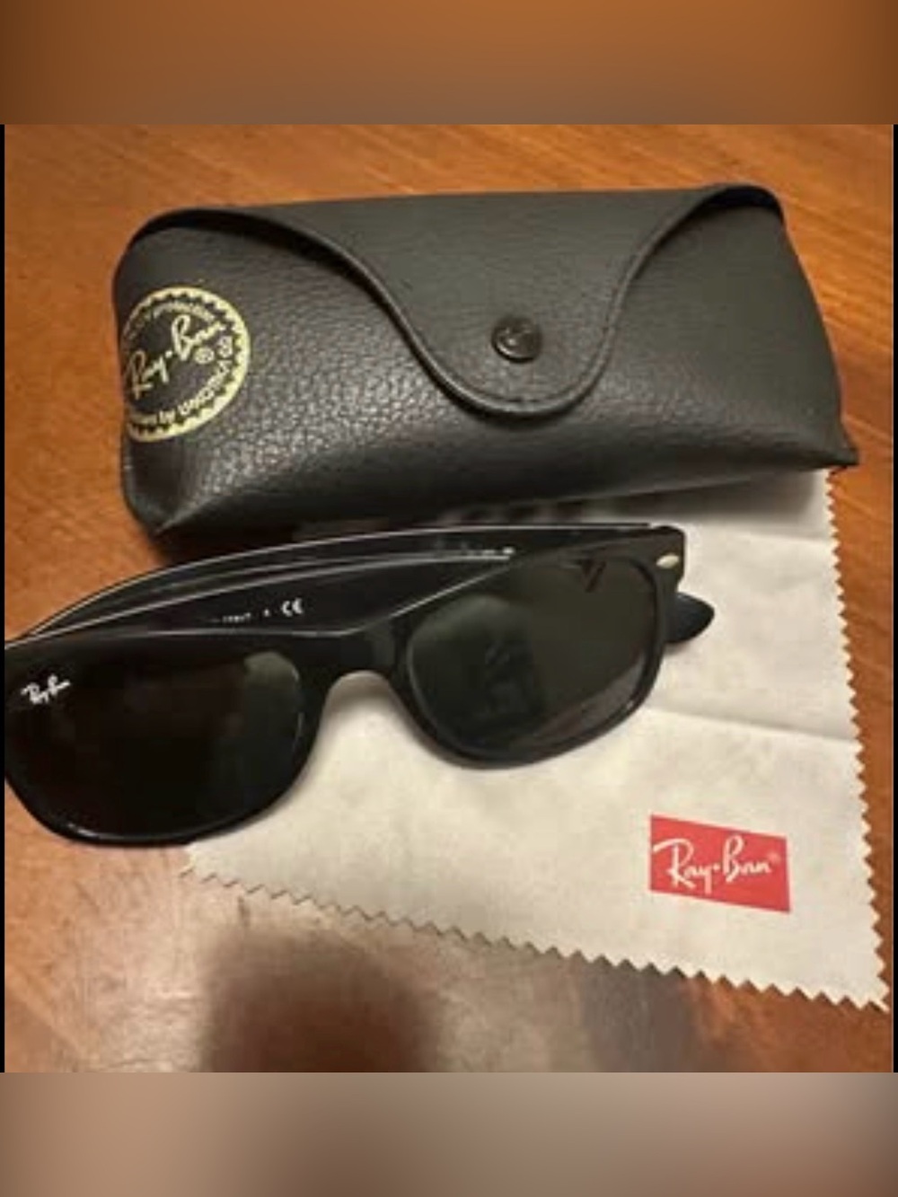 Ray-Ban Black New Wayfarer Sunglasses with Case - Classic unisex Style